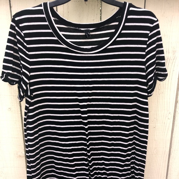 Black and white striped T shirt dress - Picture 2 of 2